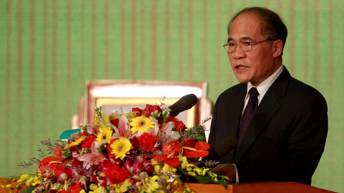 ປະທານສະພາແຫ່ງຊາດຫວຽດນາມ ຫງວຽນຊິງຮຸ່ງ ເຮັດວຽກຢູ່ຕາແສງ ເຕີນຈ່າວ, ຕວຽນກວາງ